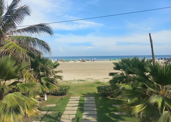 Luxury Beachfront Apartment 6 Guests Plus 1