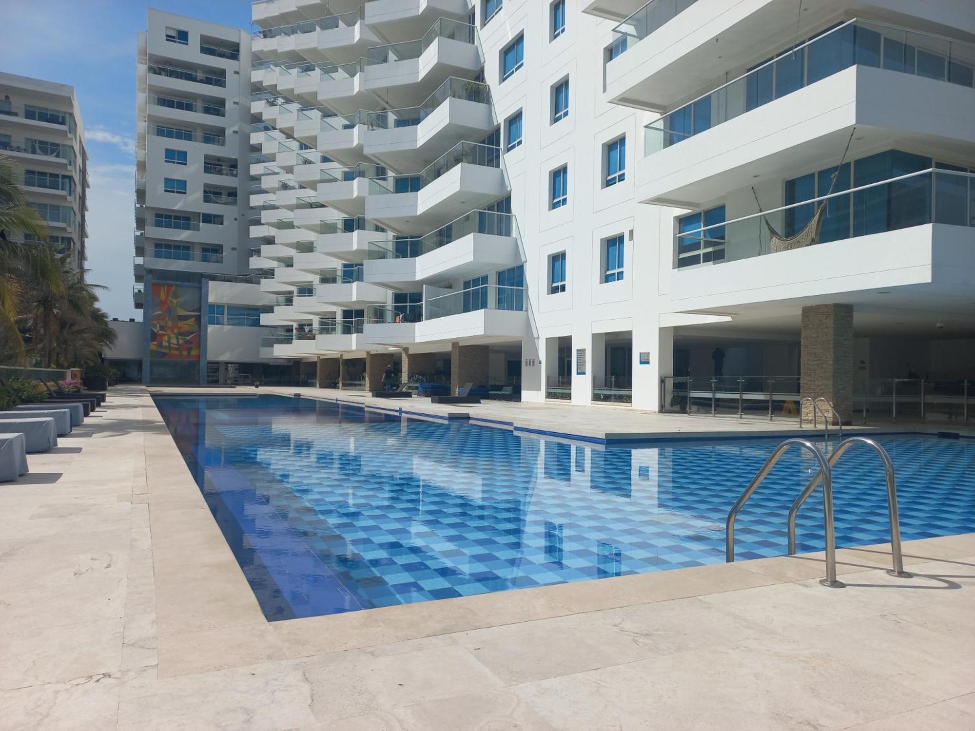 Luxury Beachfront 6 Guests 1 Apartment *